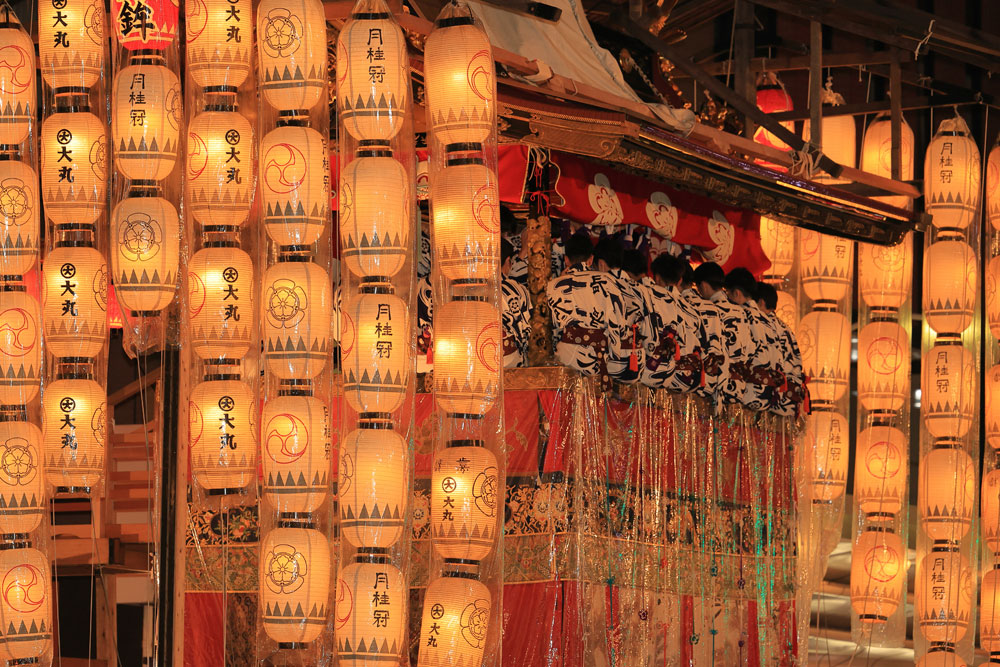 祇園祭りに夏の男着物を着てお出かけしませんか